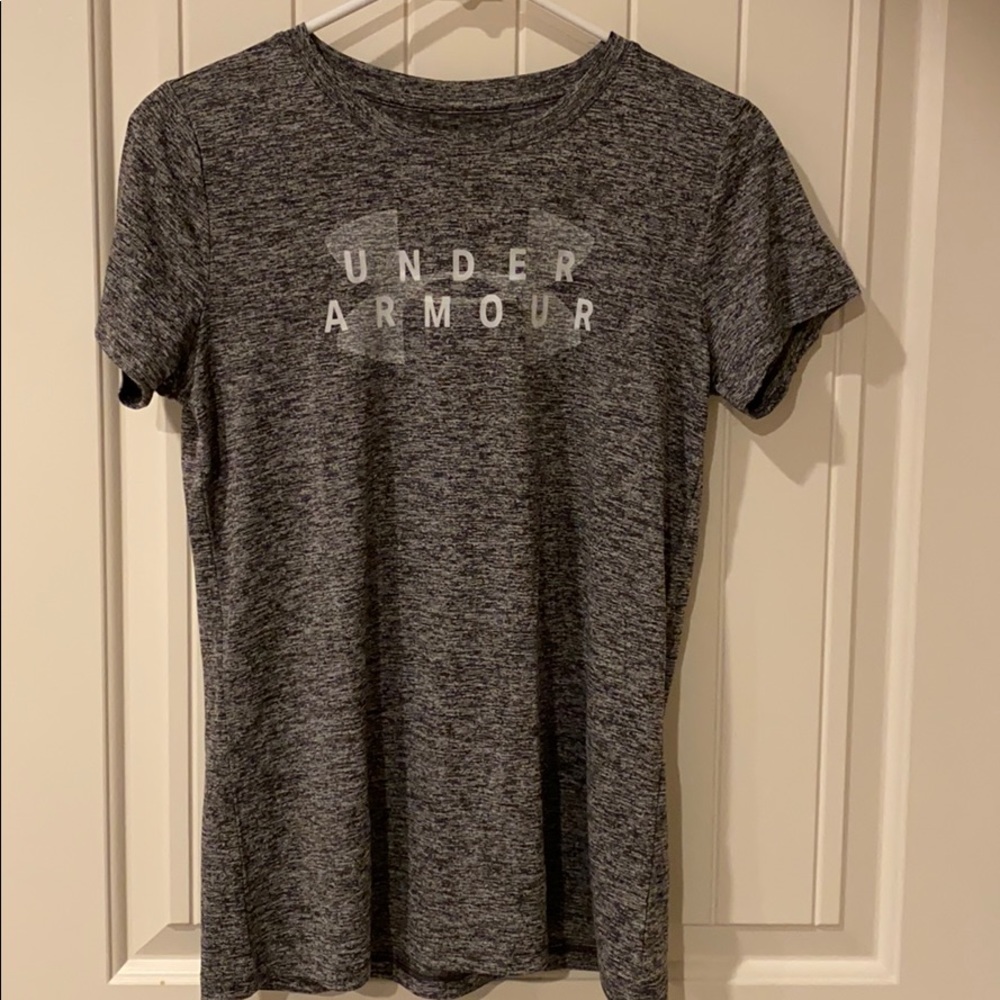 Under Armour like new shirt